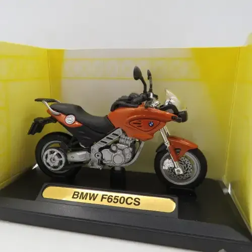 MotorMax BMW F650 CS die-cast motorcycle - Scale 1/18 in box