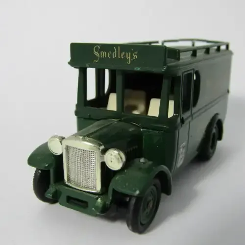 Lledo Days Gone 1932 Dennis delivery van - Smedley`s Canned Garden Fruits - DG 34