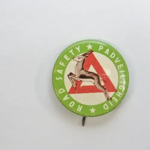 Vintage SA Road safety lapel tinnie badge