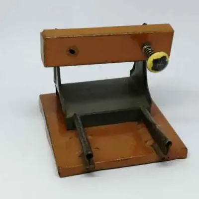 Vintage O-Gauge Tinplate Railways Rail buffer stop - one stopper missing