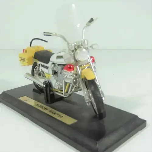 Maisto Suzuki GSX 750 model motorcycle - Scale 1/18 - Police version
