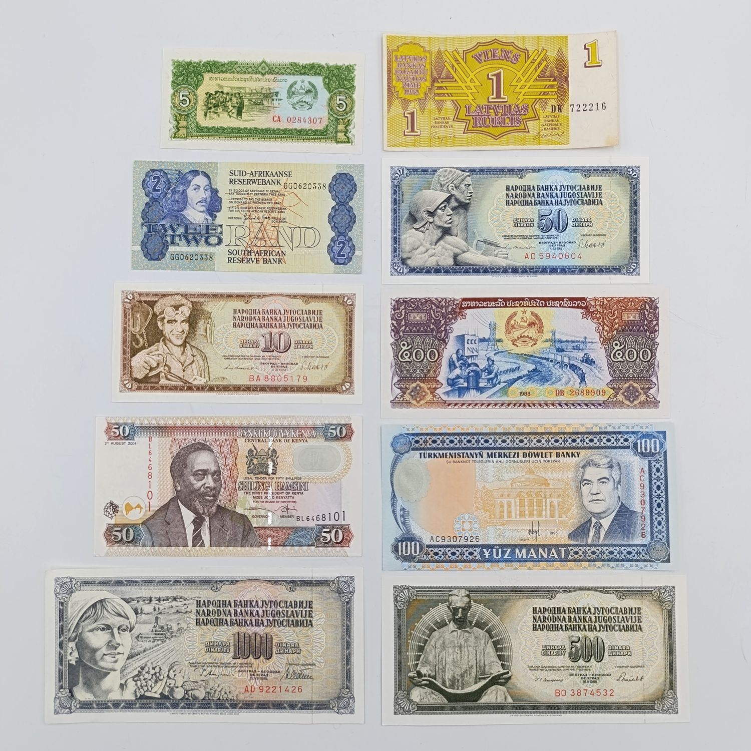 Lot of 10 Vintage UNC/ Au world banknotes