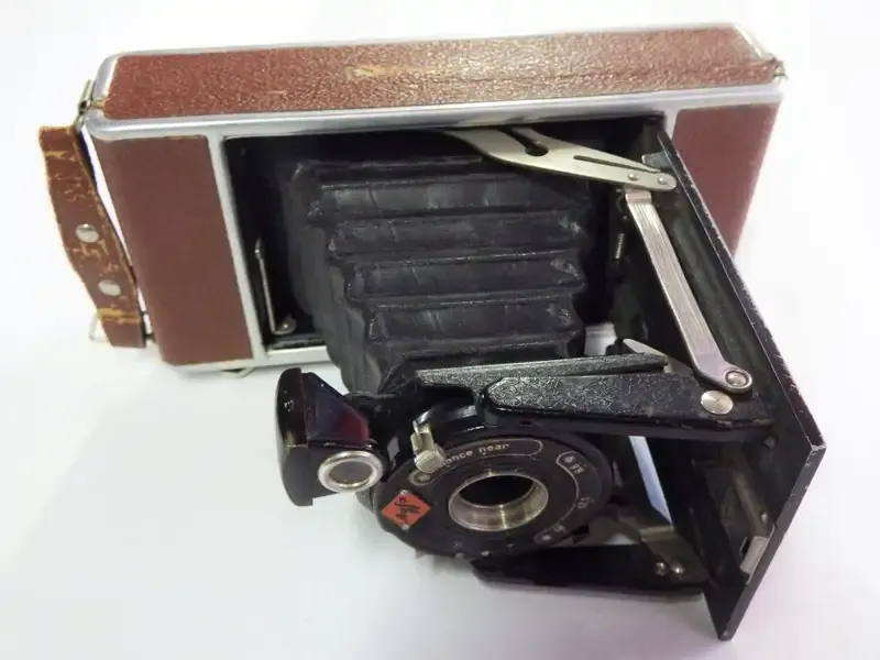 Vintage AFGA fold out camera with brown case - Front lens missing