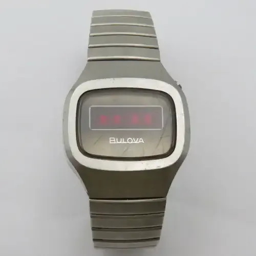 Vintage Bulova Quartz men`s watch - Not working