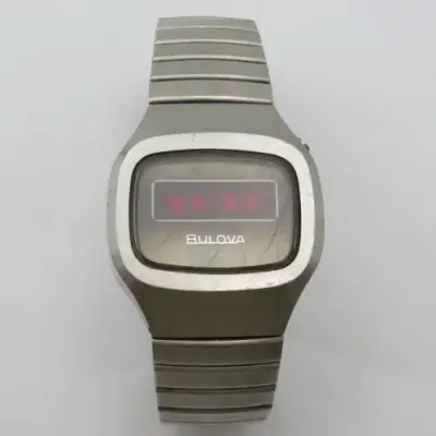 Vintage Bulova Quartz men`s watch - Not working