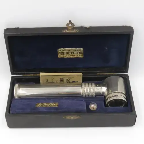 Vintage The Ultra Lens magnifying glass in case