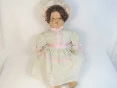 Antique composition doll with clothing - Composition head and limbs - Soft body - Some damage