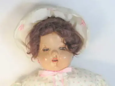 Antique composition doll with clothing - Composition head and limbs - Soft body - Some damage
