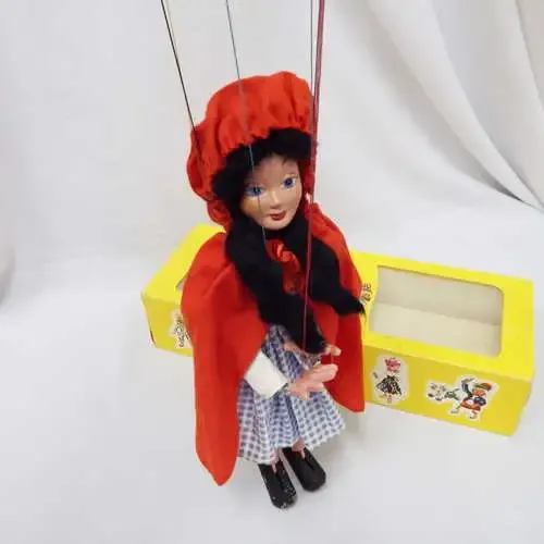 Pelham Puppets Red Riding Hood SL11 marionette - in original box - String: 53.5 cm, Doll: 32.5 cm