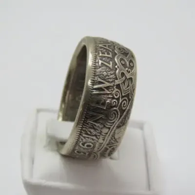 Mens ring made from New Zealand 1934 silver half crown - Size W 1/2
