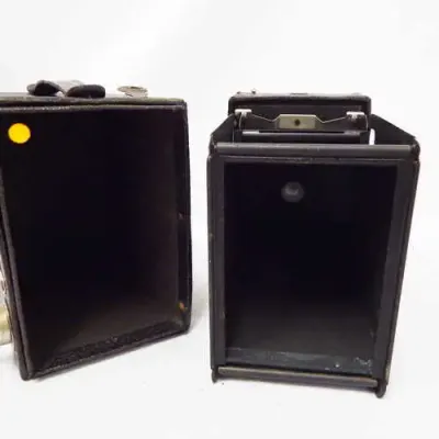 Lot of 2 Kodak Hawk-eye Mod. B.B and Mod. C.C - Made in Britain film cameras