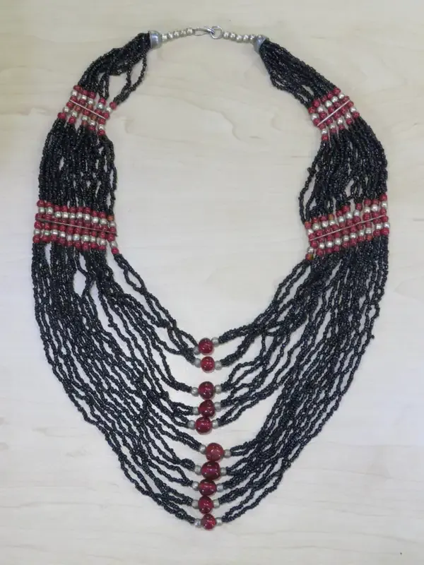 Zulu Bead necklace - vintage piece - excellent work