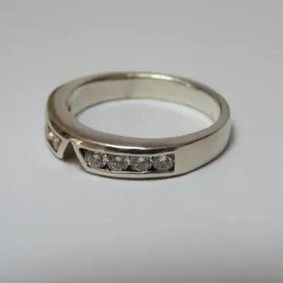 Sterling silver ring with 6 stones - Size O - 4,0 g