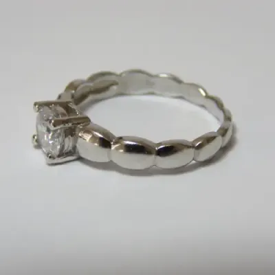 Sterling silver ring with lovely clear stone - Size 8/P - 2,8 g