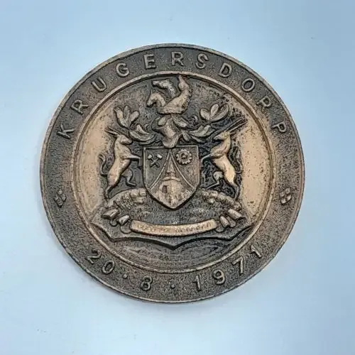 1971 Freedom of the town Krugersdorp to president JJ Fouche. Medallion