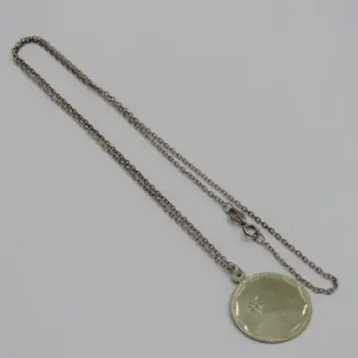Sterling silver necklace and pendant with very small diamond - Weighs 2,1 grams - Length 46 cm