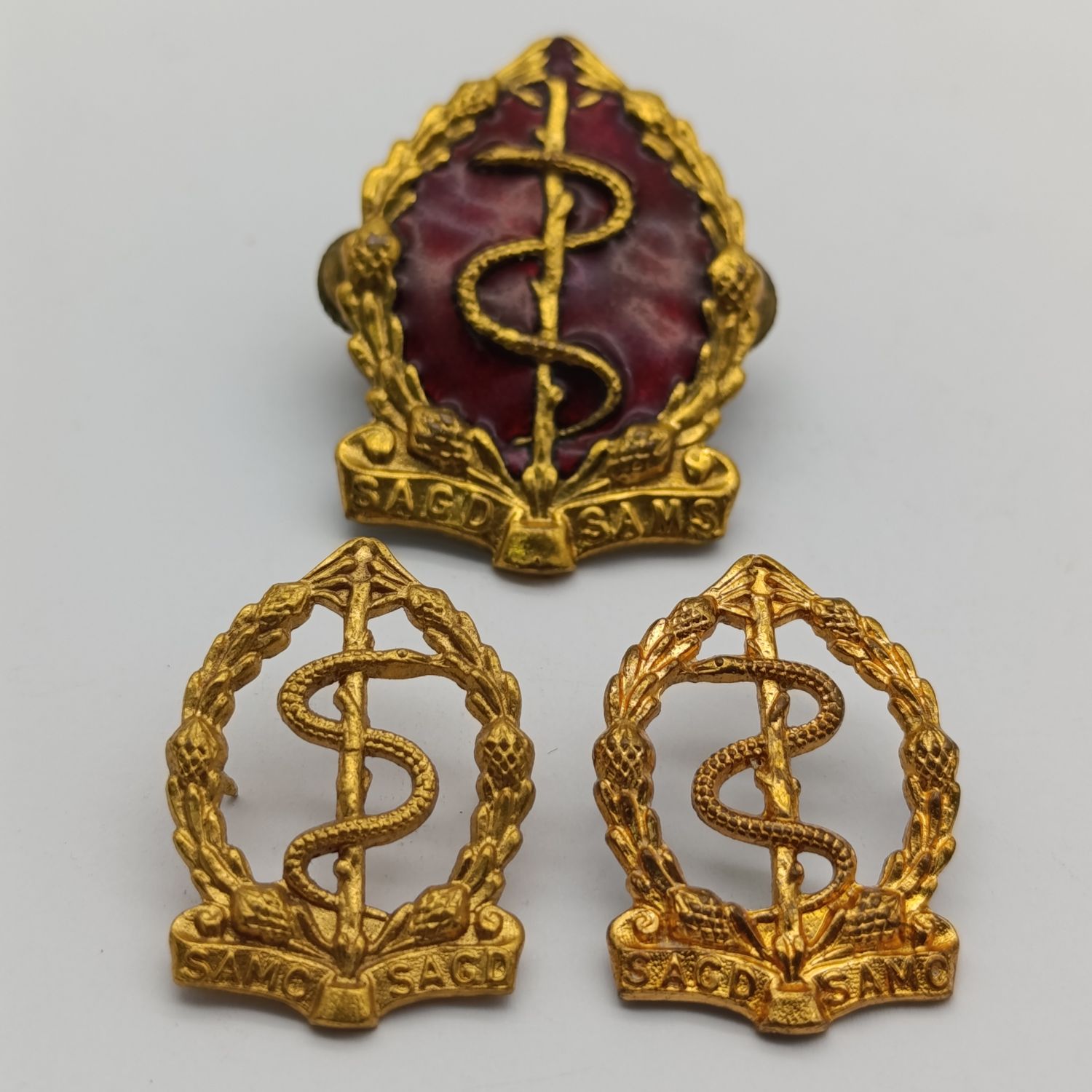 SA Medical Corps cap and collar badges set