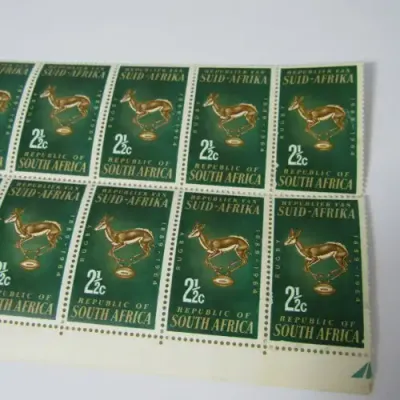 South Africa SACC 245 Lot of 20 x 2 1/2 cent Springbok rugby stamps - 10 in bottom row with error
