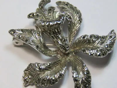 Orchid Brooch with Marcasite Excellent piece !