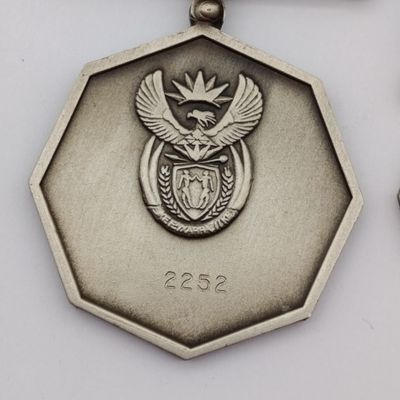SANDF Tshumelo Ikatelaho medal plus miniature #2252