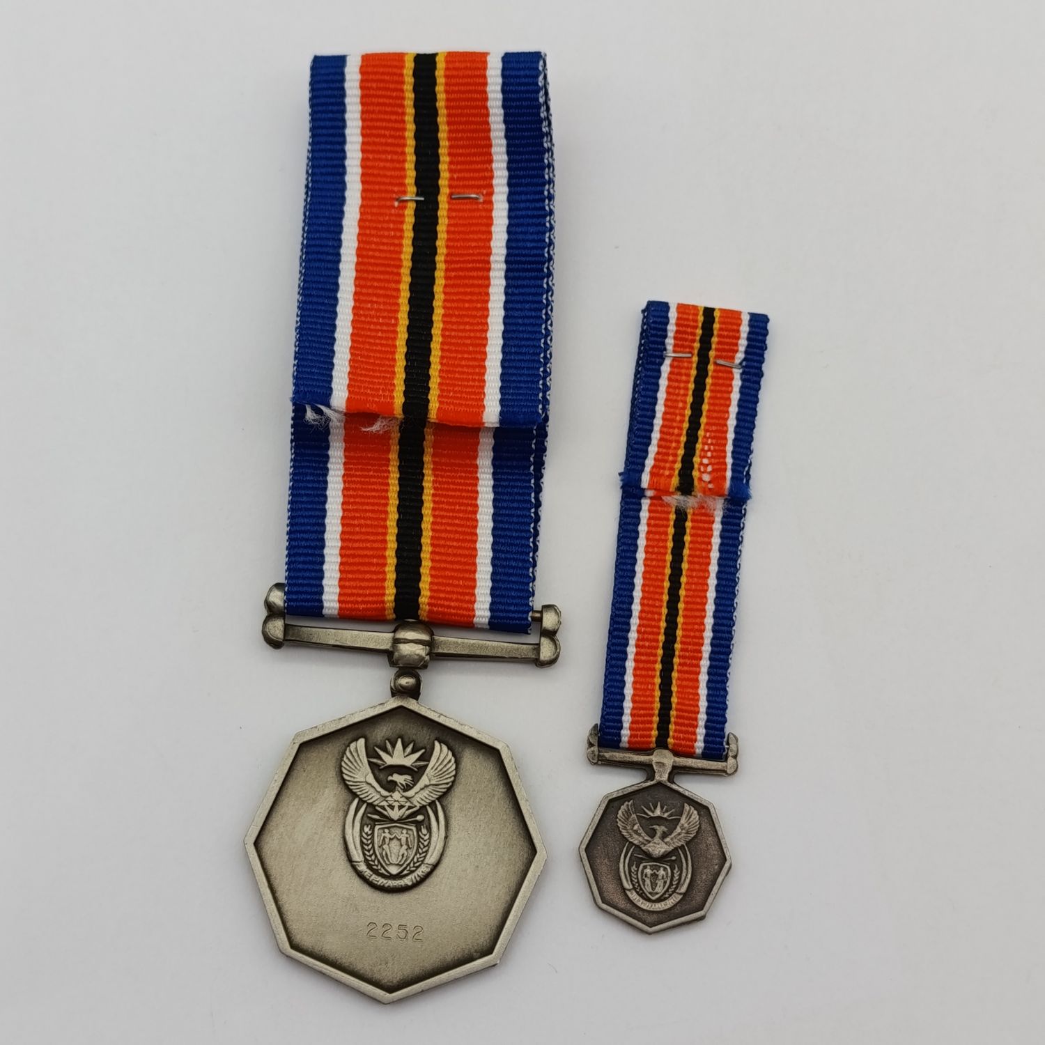 SANDF Tshumelo Ikatelaho medal plus miniature #2252