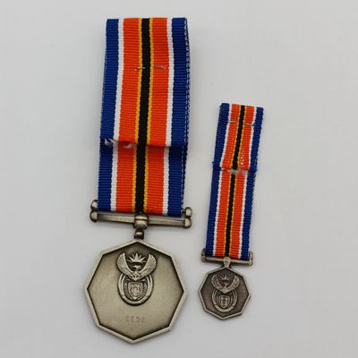 SANDF Tshumelo Ikatelaho medal plus miniature #2252