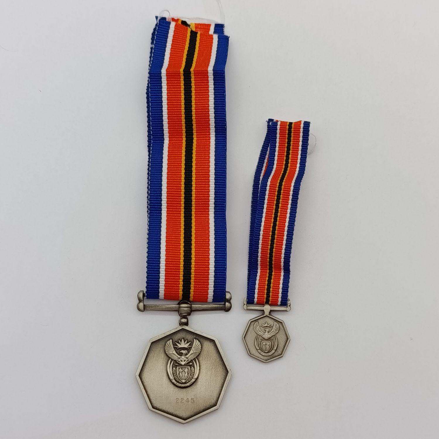 SANDF Tshumelo Ikatelaho medal plus miniature #2245