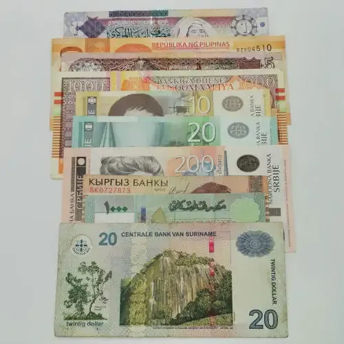Lot of 10 world banknotes