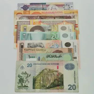 Lot of 10 world banknotes