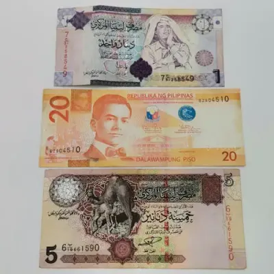 Lot of 10 world banknotes