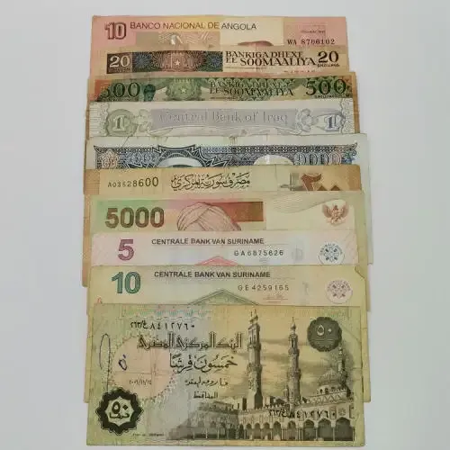 Lot of 10 well used world banknotes