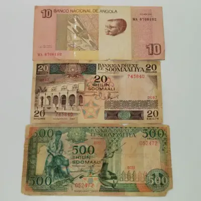 Lot of 10 well used world banknotes