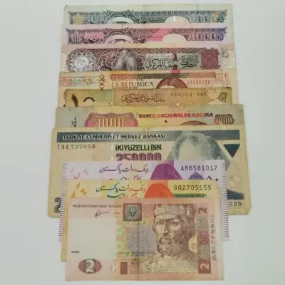 Lot of 10 world banknotes