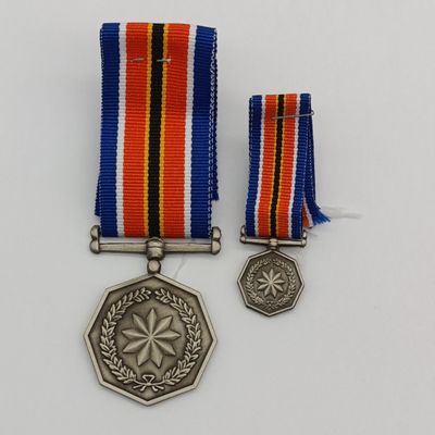SANDF Tshumelo Ikatelaho medal plus miniature #2246