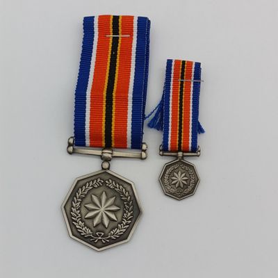 SANDF Tshumelo Ikatelaho medal plus miniature #2233