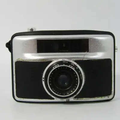 Vintage Penti II Z18610 35mm camera with Domiplan V lens