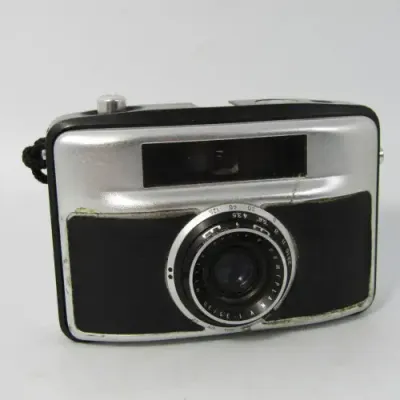 Vintage Penti II Z18610 35mm camera with Domiplan V lens