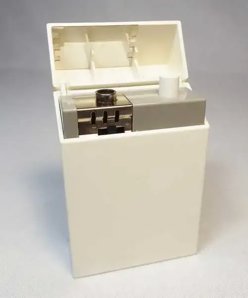 Cigarette box shaped gas pocket lighter - Electric ignition