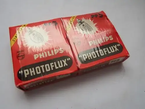 Zirconium PF5 Photoflux Flashbulbs - in original packaging for Yashica C Twin lens reflex camera