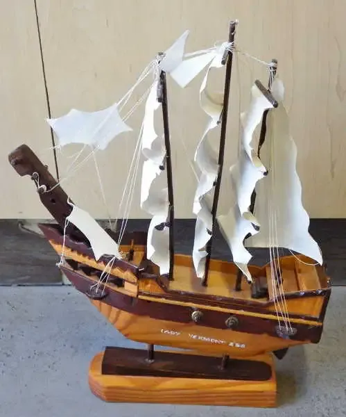 Handmade `Lady Vermont` wooden ship - 33 cm Tall - Base 4,8 x 16,5 cm