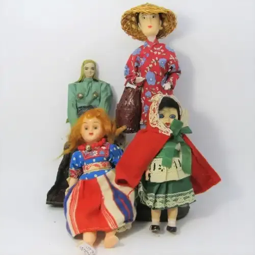 Lot of 4 vintage dolls