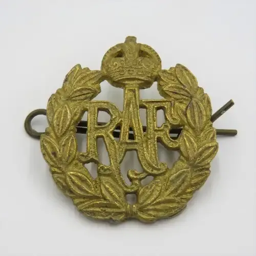 WW2 Royal Air Force cap badge