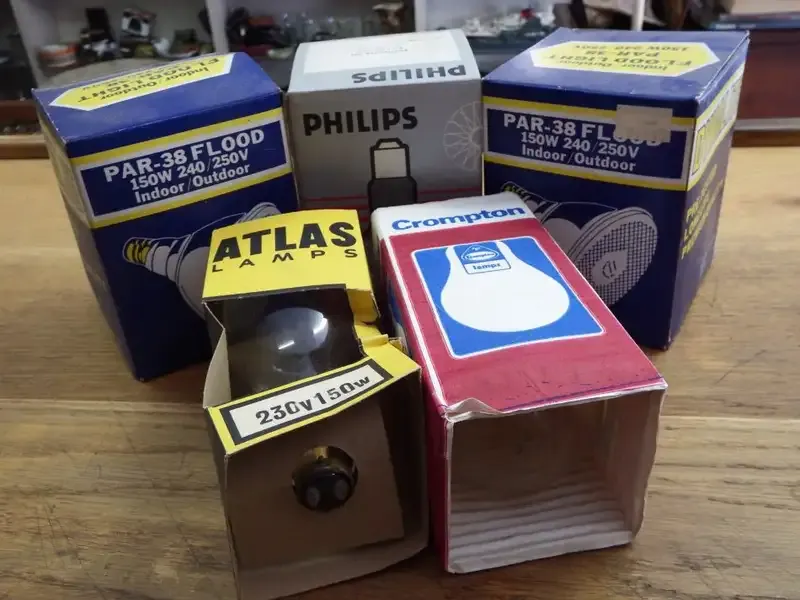 Lot of 5 vintage flood light globes - 150W, 200W and 250W - Never used