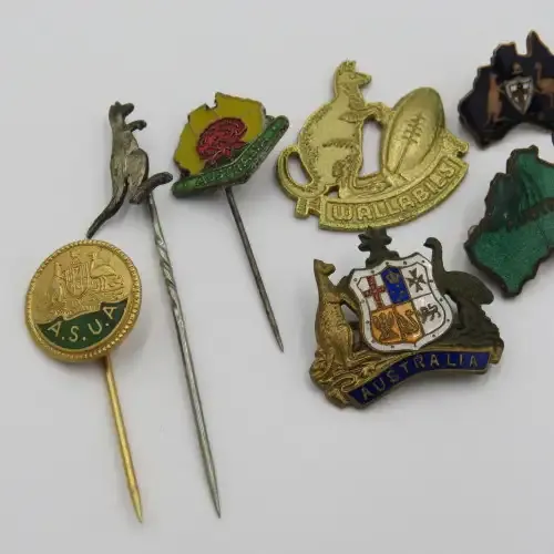 Lot of vintage Australia Rugby and other badges
