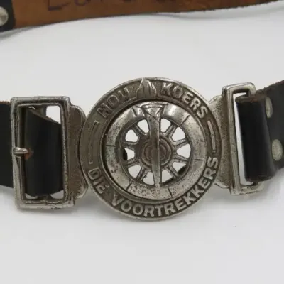 Vintage `Die Voortrekkers` leather belt and buckle - Length 71 cm