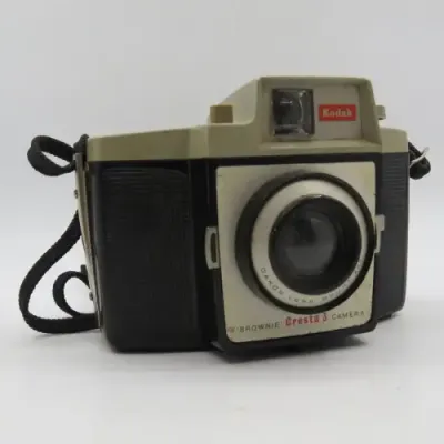 Vintage Kodak Cresta 3 Brownie camera - small chip top of body