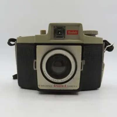 Vintage Kodak Cresta 3 Brownie camera - small chip top of body