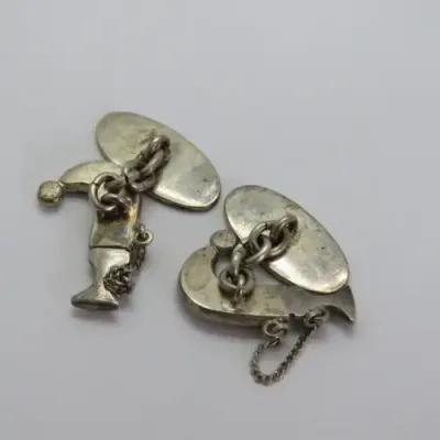 Pair of cufflinks with Arabian knives