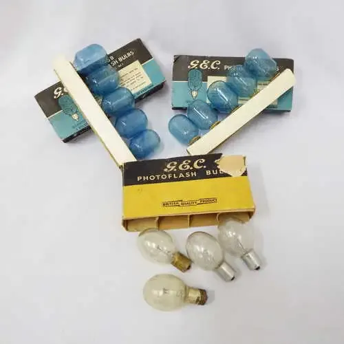 Lot of 14 G.E.C Photoflash bulbs in their original boxes - unused
