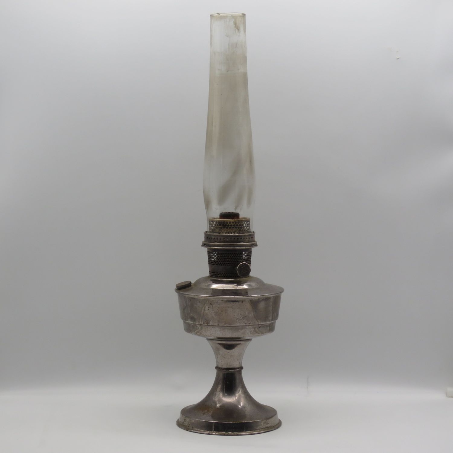 Vintage Aladdin No:23 Paraffin lamp with glass funnel